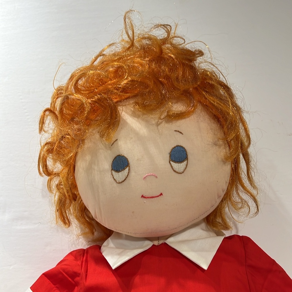 Little Orphan Annie doll vintage 1982. 36” tall, soft body. - Picture 2 of 11